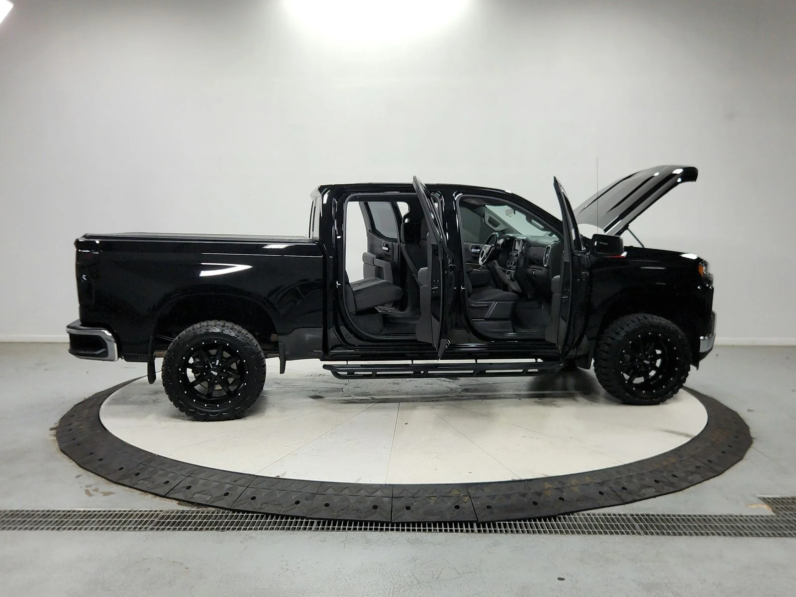Used 2020 Black Chevrolet LT image 17