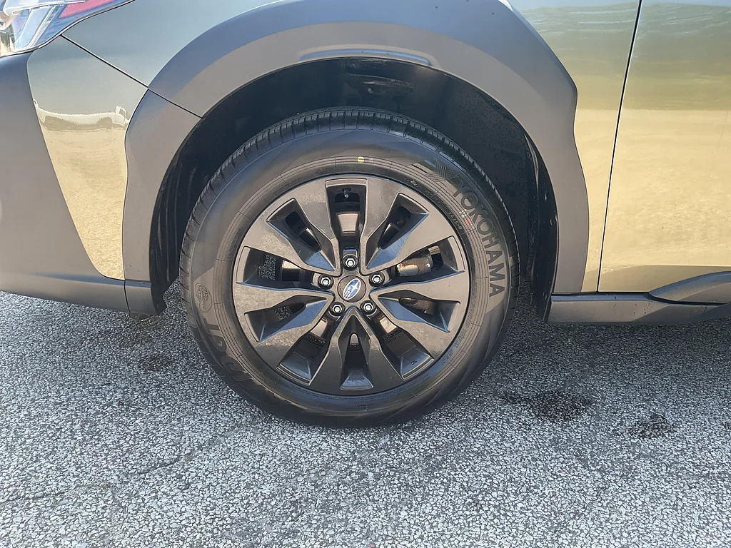 Used 2024 Autumn Green Metallic Subaru Onyx Edition image 15