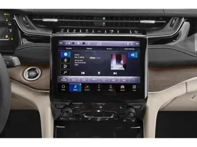 New 2023 Hydro Blue Pearl-Coat Exterior Paint Jeep Overland image 7