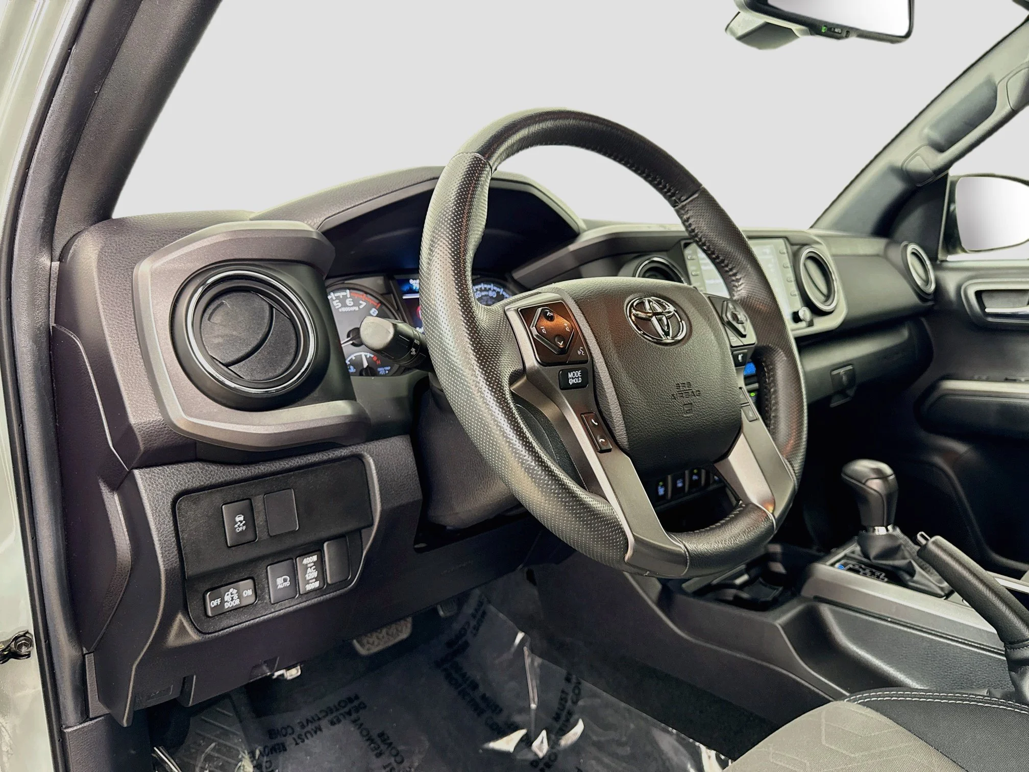 Used 2022  Toyota SR image 11
