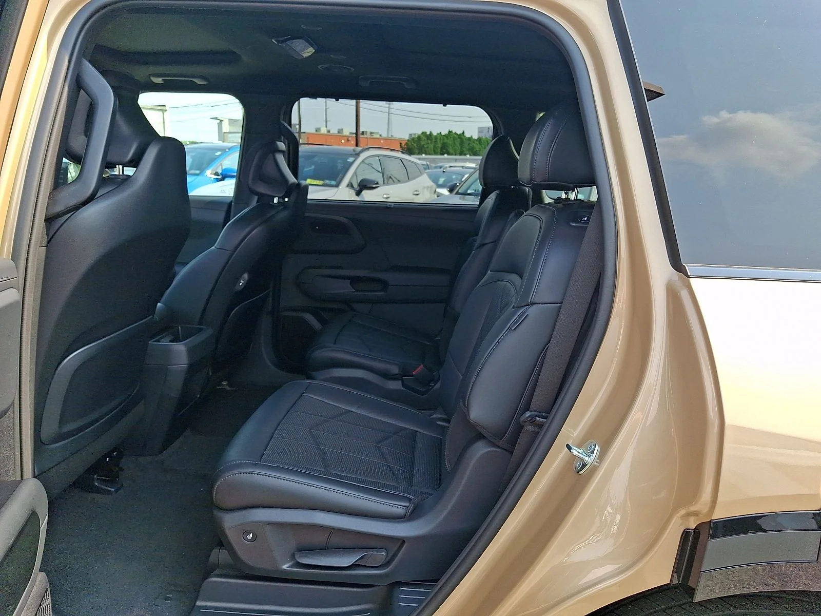 New 2027 Brown Kia X-Line SX image 8