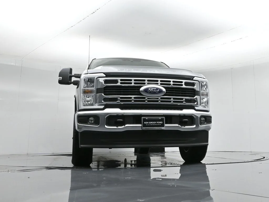 New 2026 Carbonized Gray Metallic Ford XLT image 45