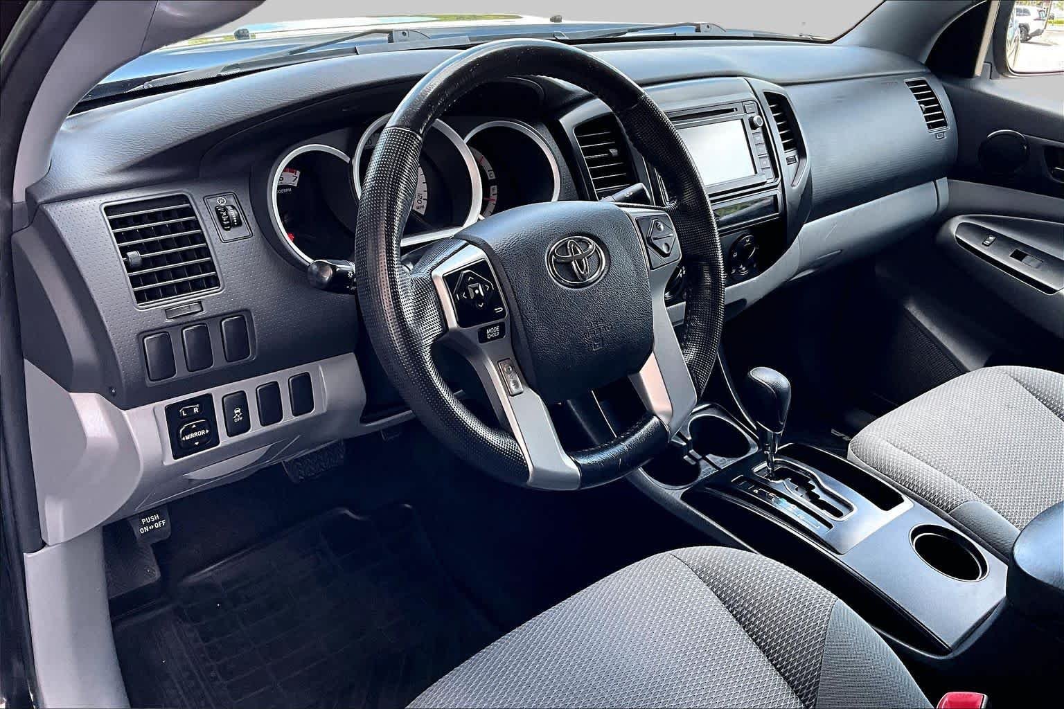 Used 2015 Black Toyota  image 17