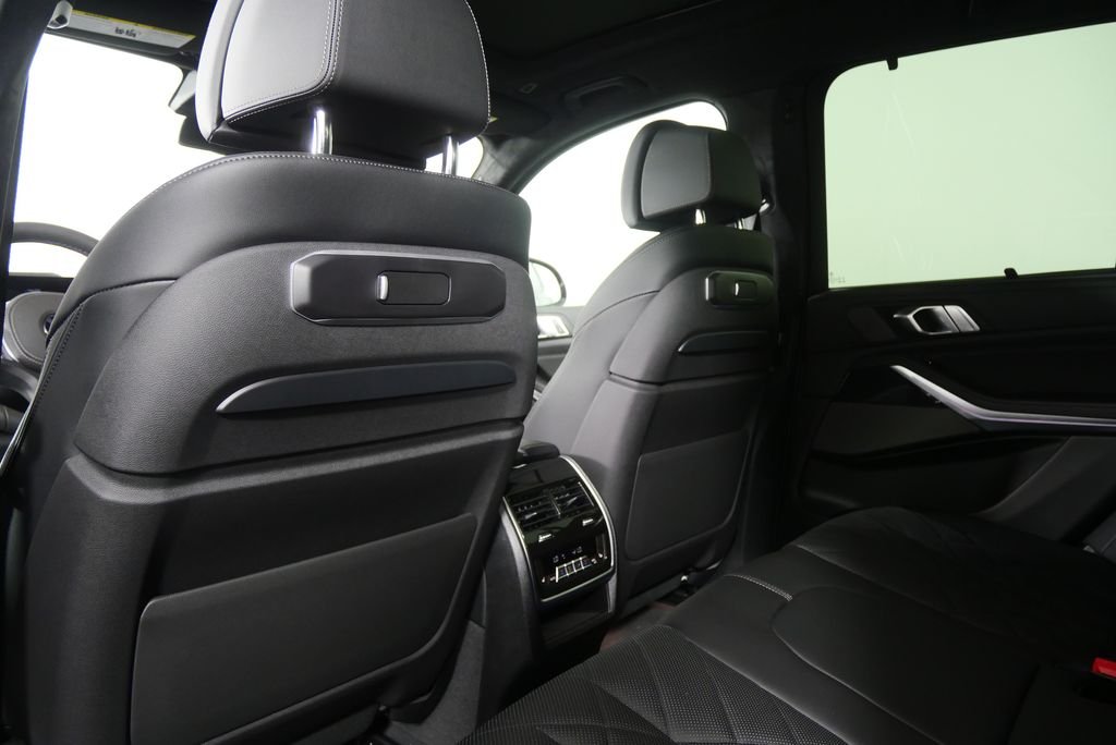 Used 2026 Skyscraper Grey Metallic BMW M60i image 17