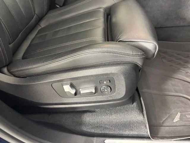 Used 2019 Blue BMW xDrive40i image 41