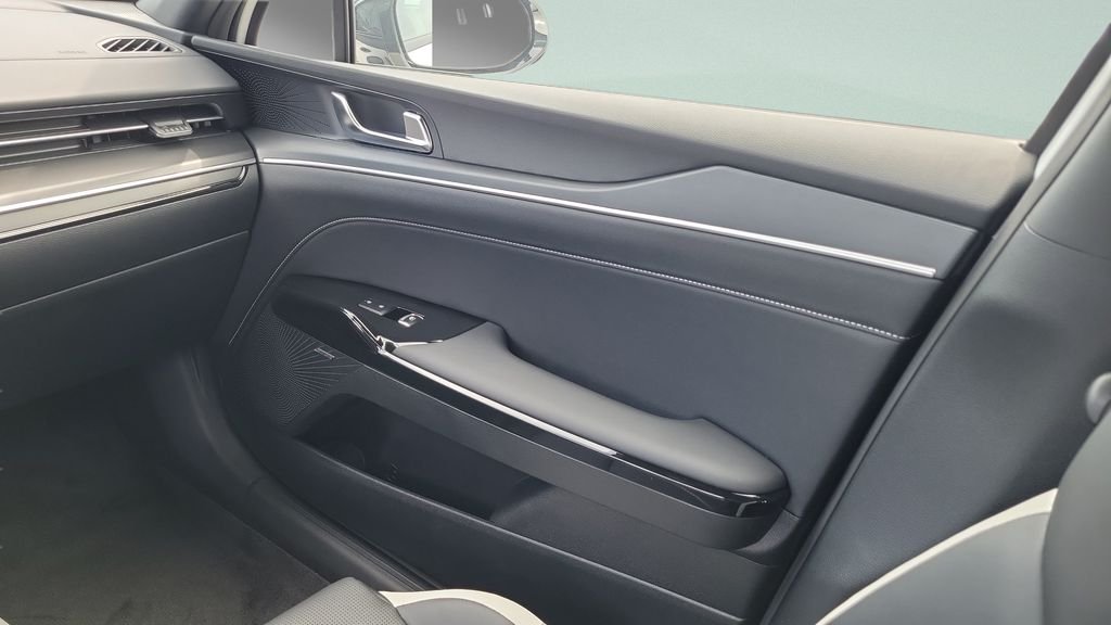 New 2026 Snow White Pearl Kia GT-Line FWD image 13