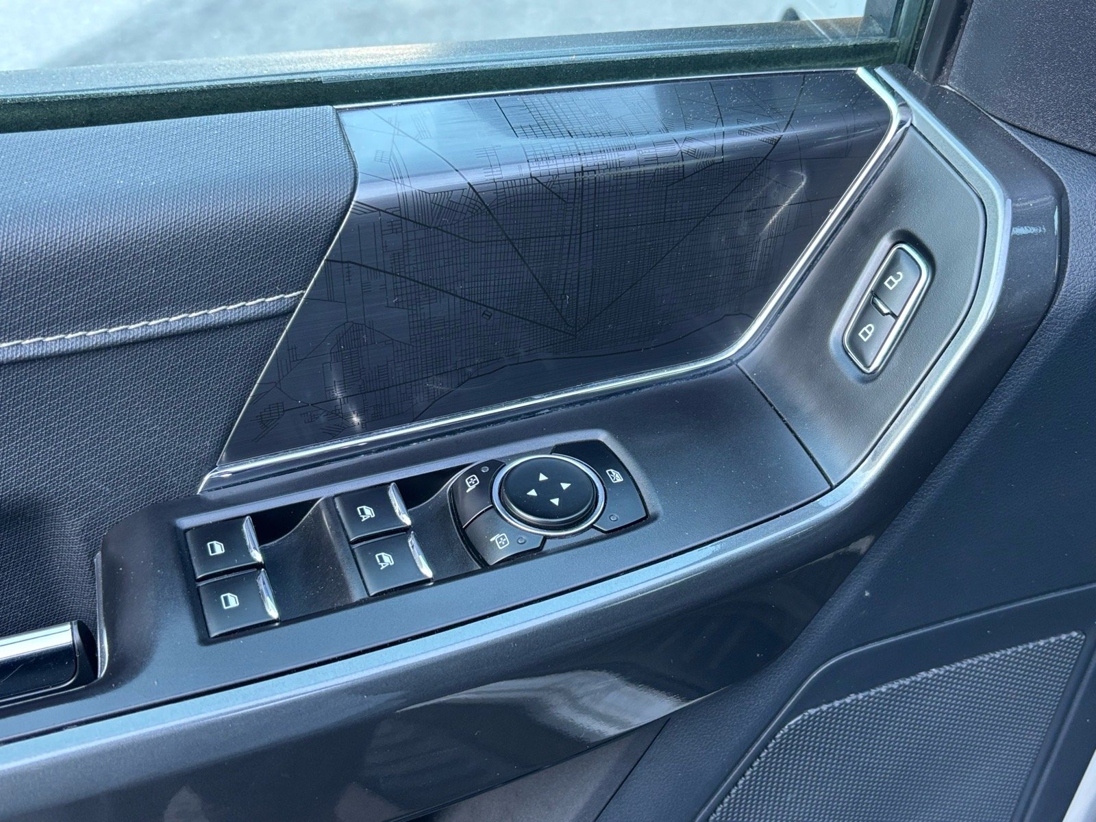 Used 2023 Avalanche Ford XLT image 9