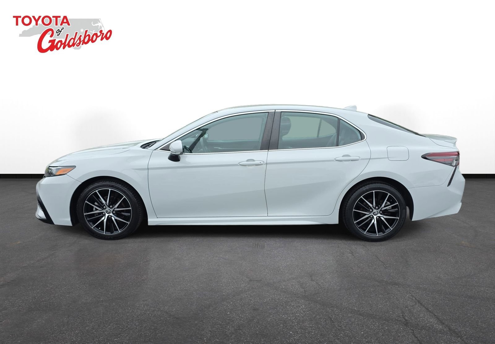 Used 2023 White Toyota SE image 8