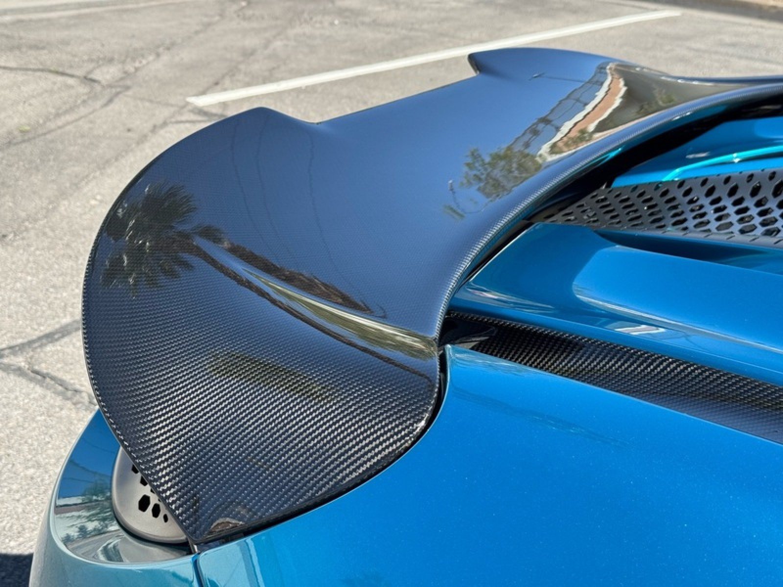 Used 2024 Belize Blue McLaren coupe image 22