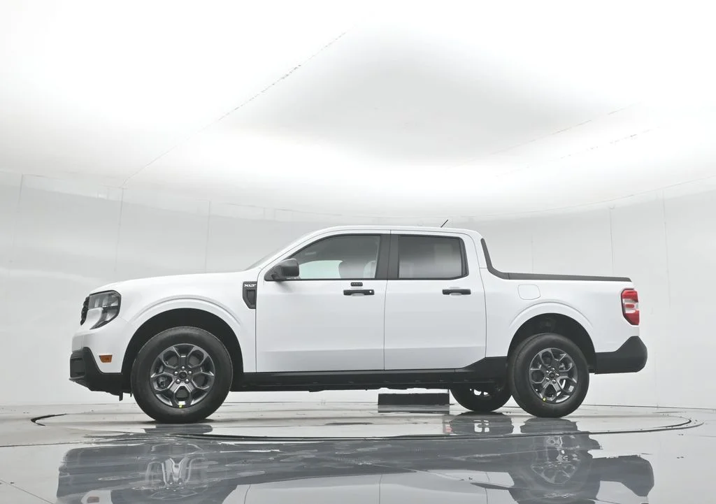 New 2026 Oxford White Ford XLT image 47