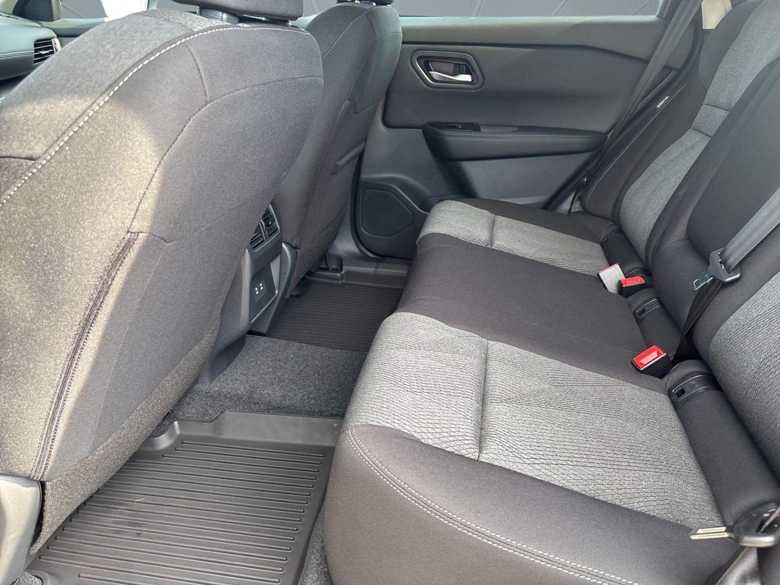 2026 Nissan Rogue SV - Photo 15