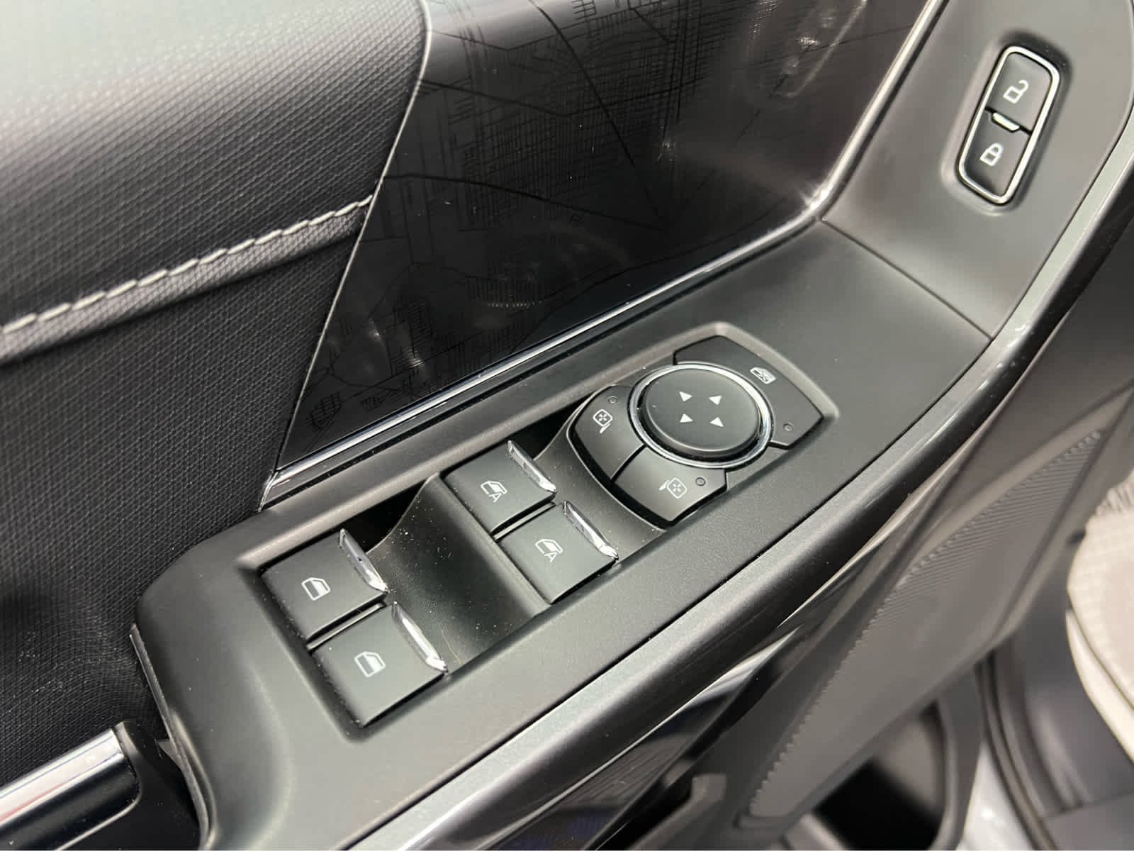 Used 2022 Space White Metallic Ford XLT image 11