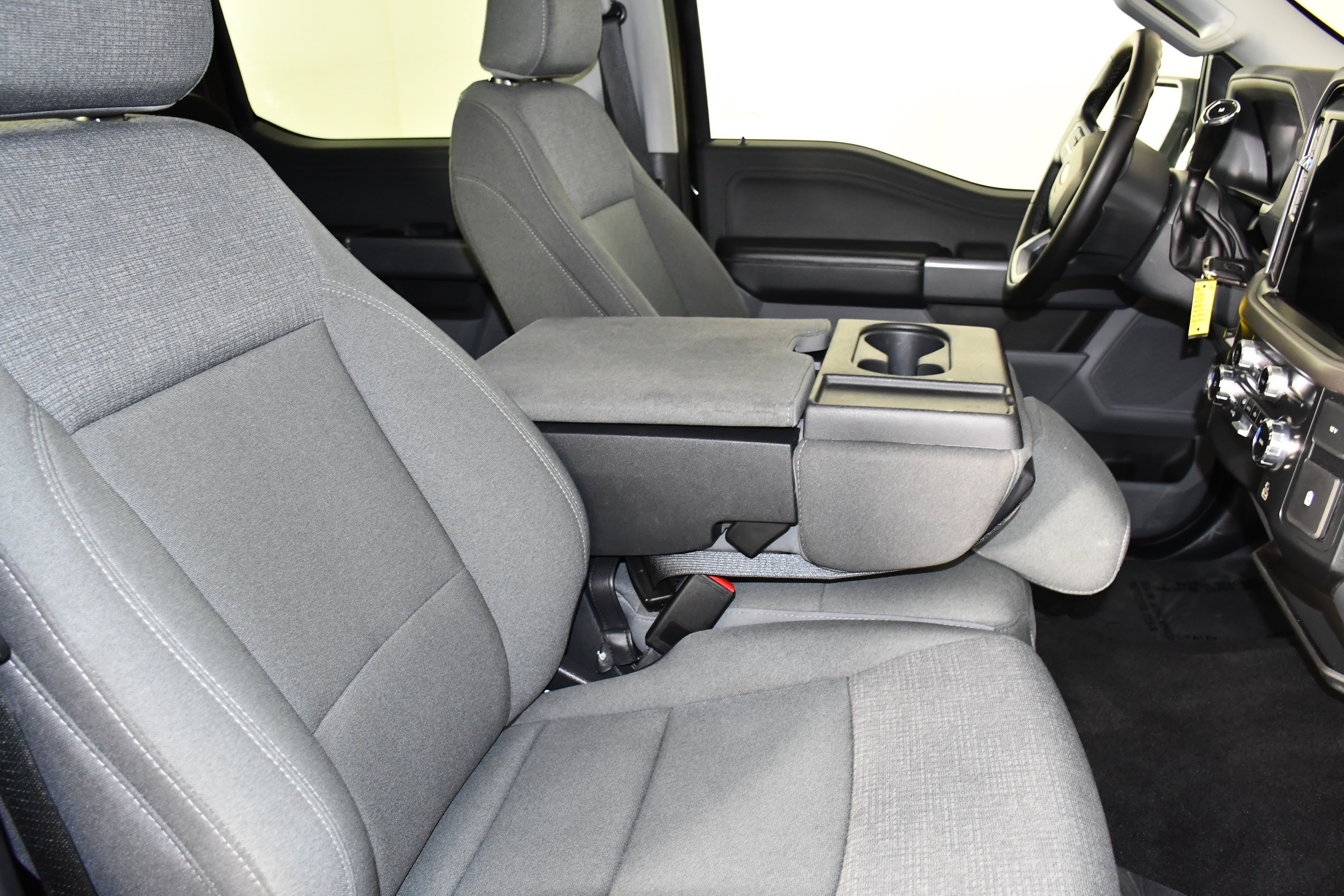 Used 2025 Black Metallic Ford XLT image 42