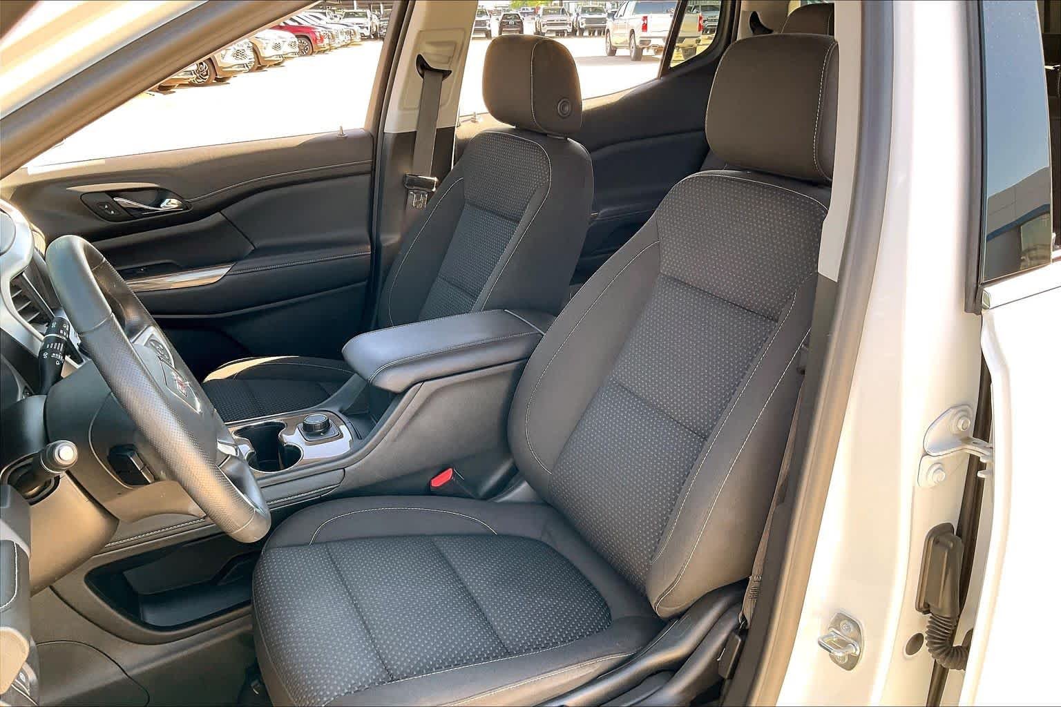 2023 GMC Acadia SLE - Photo 9