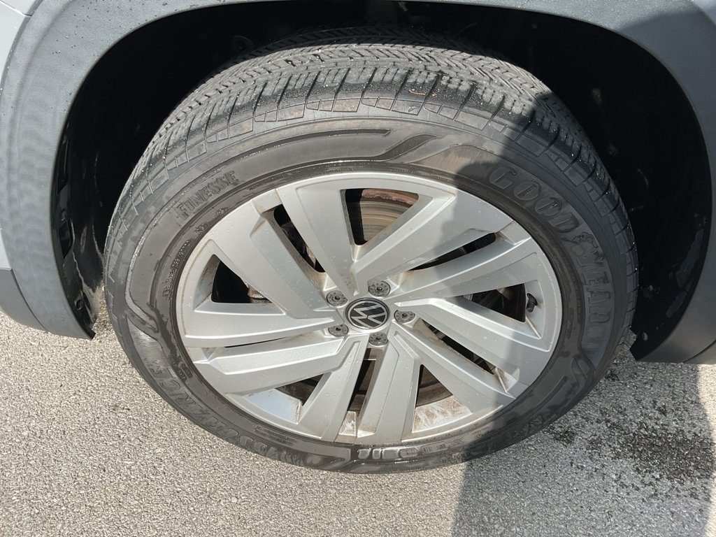 Used 2020 Gray Volkswagen 2.0T SE w/Technology image 5
