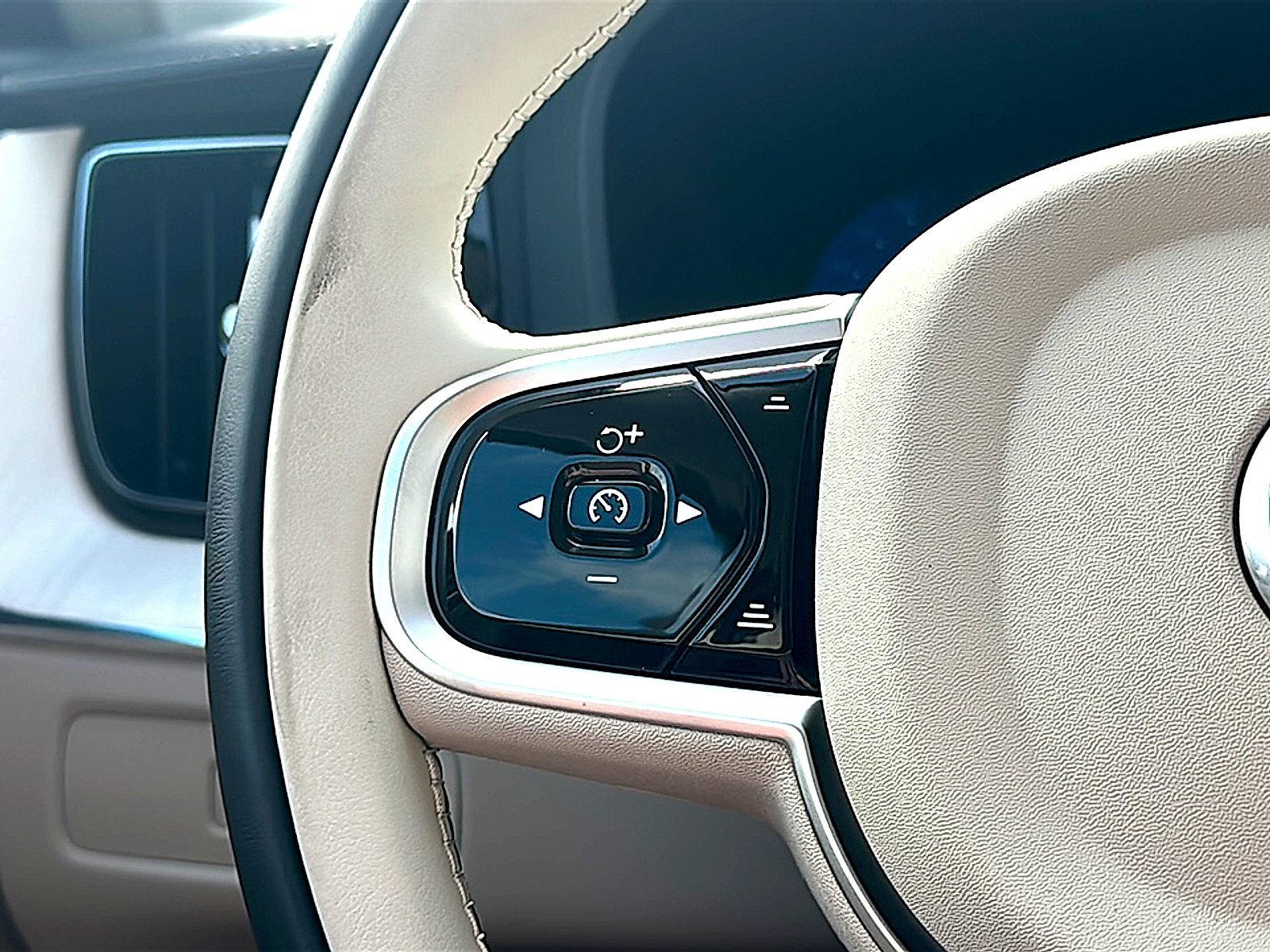 2026 Volvo XC60 Ultra - Photo 19