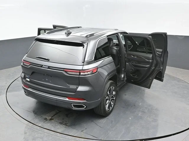Certified Used 2022 Metallic Jeep Overland 4xe image 26