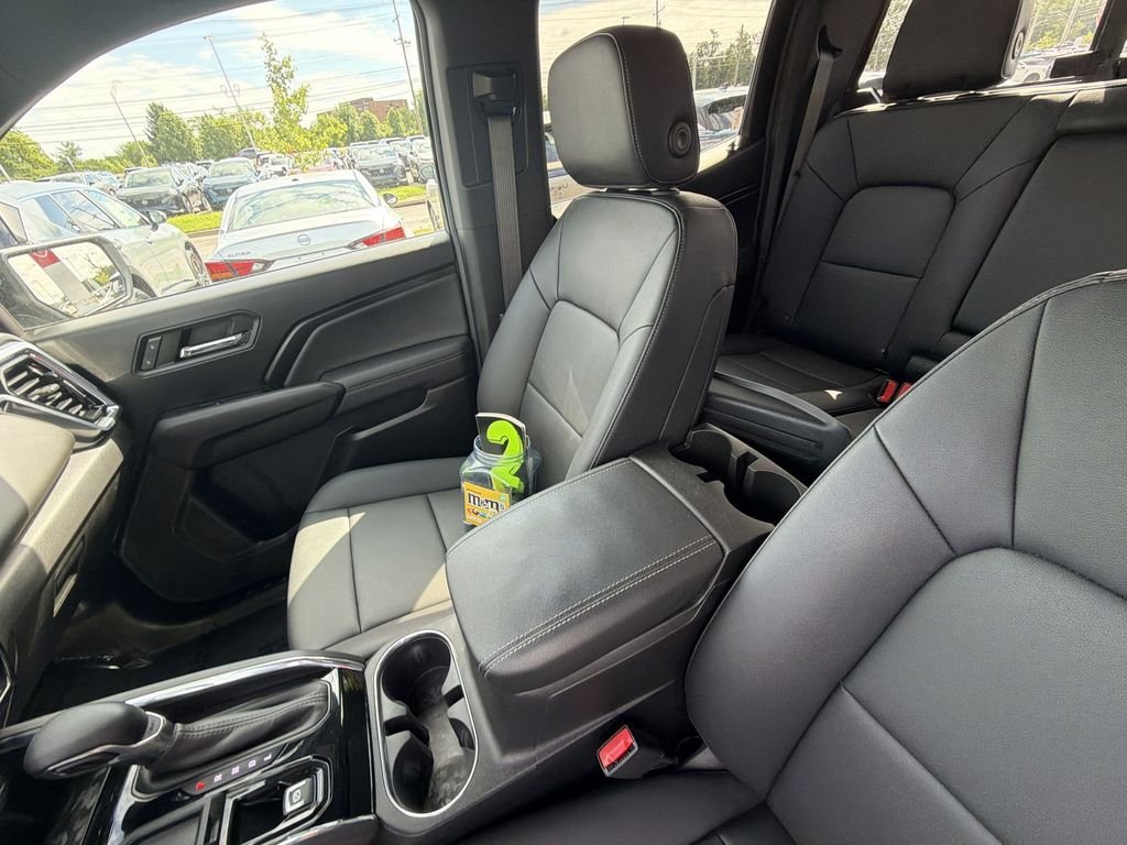 Used 2024 Silver GMC Elevation image 22