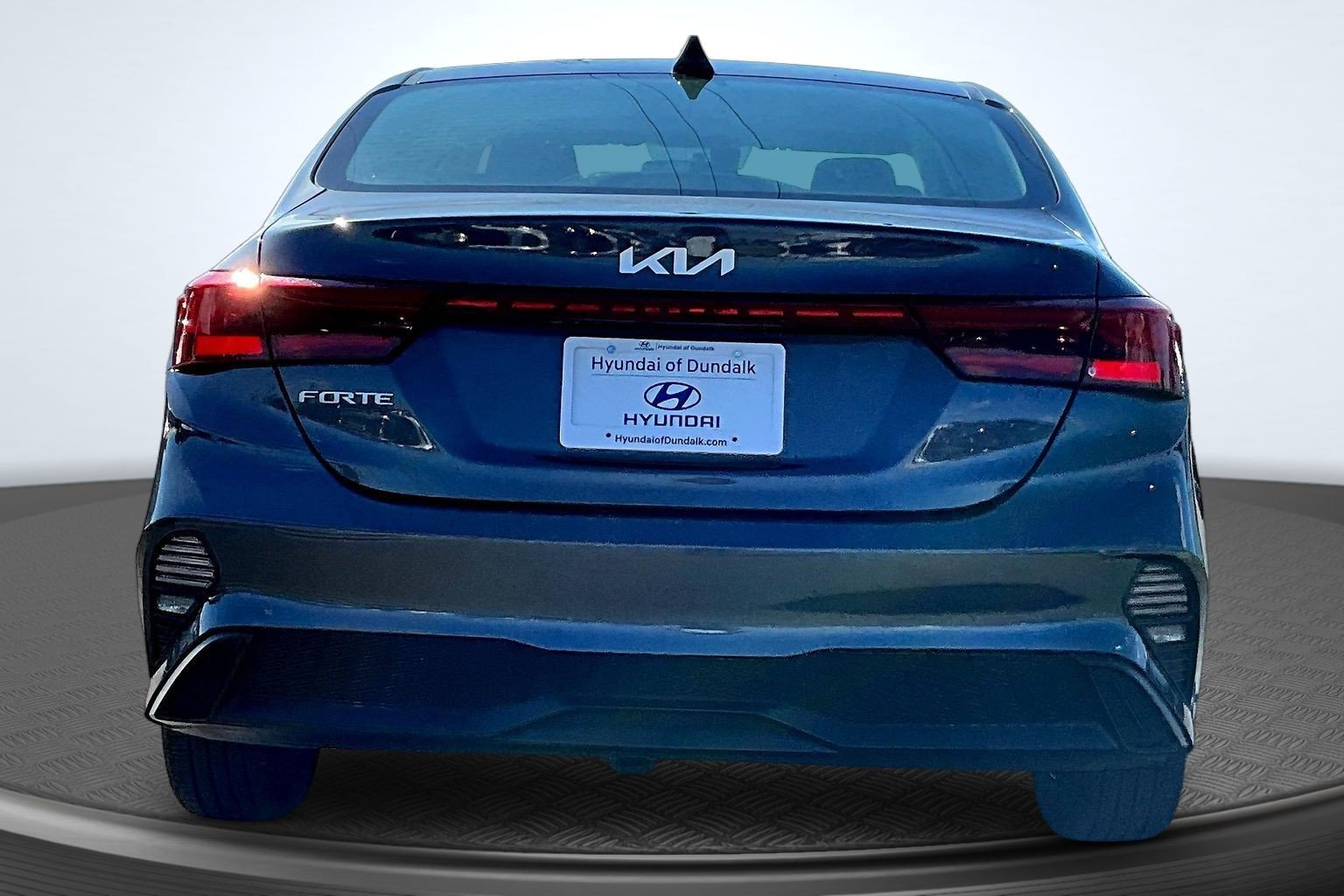 Used 2023 Gray Kia LXS image 4
