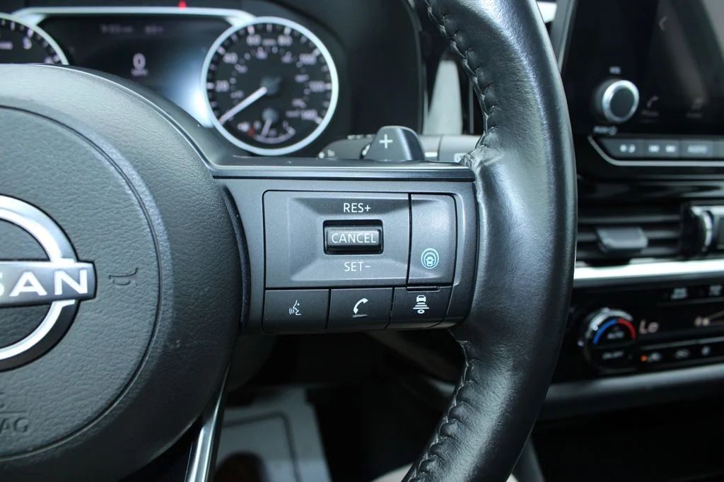 Used 2024 Super Black Nissan SV image 32