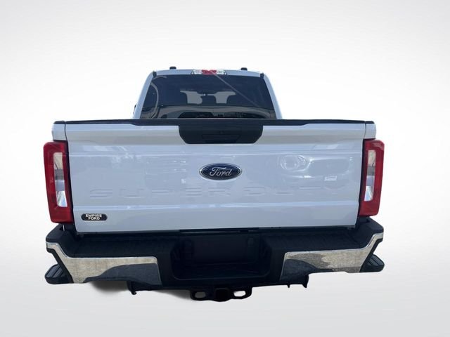 Used 2023 Oxford White Ford XLT image 4