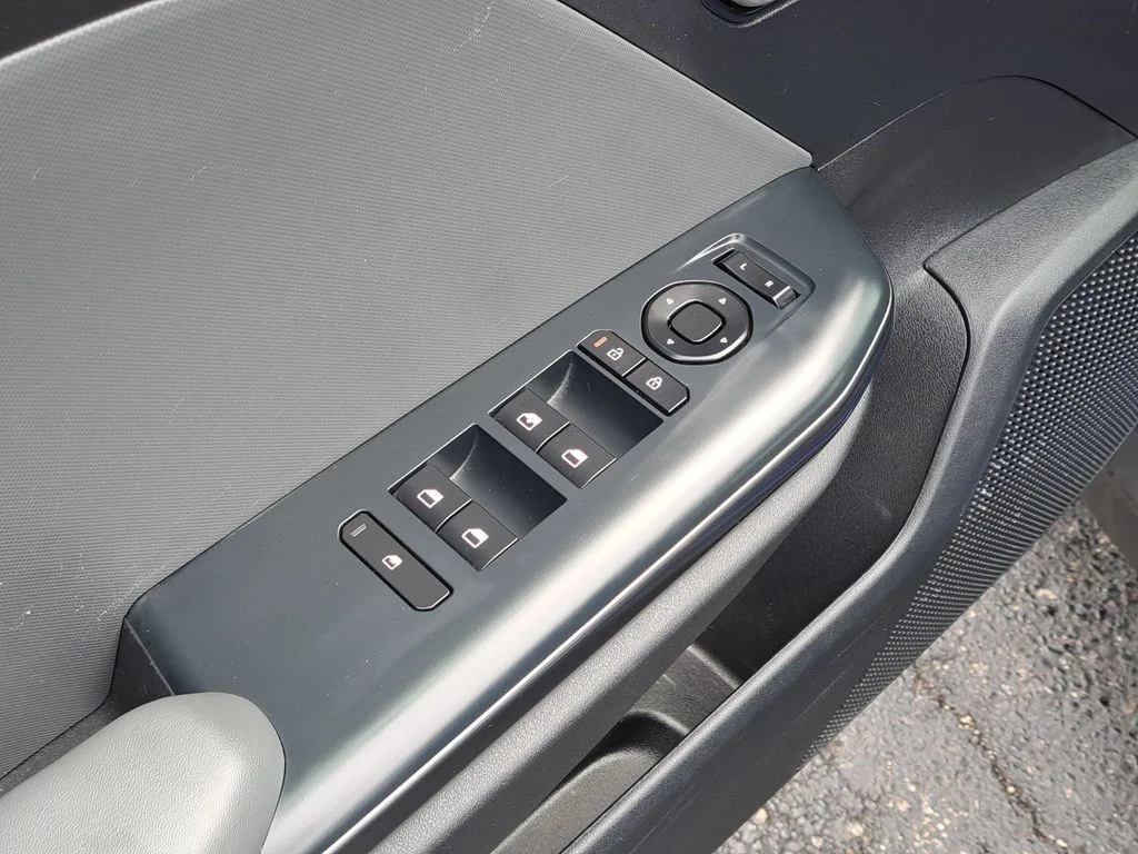 Used 2025 Blue Kia LXS image 21