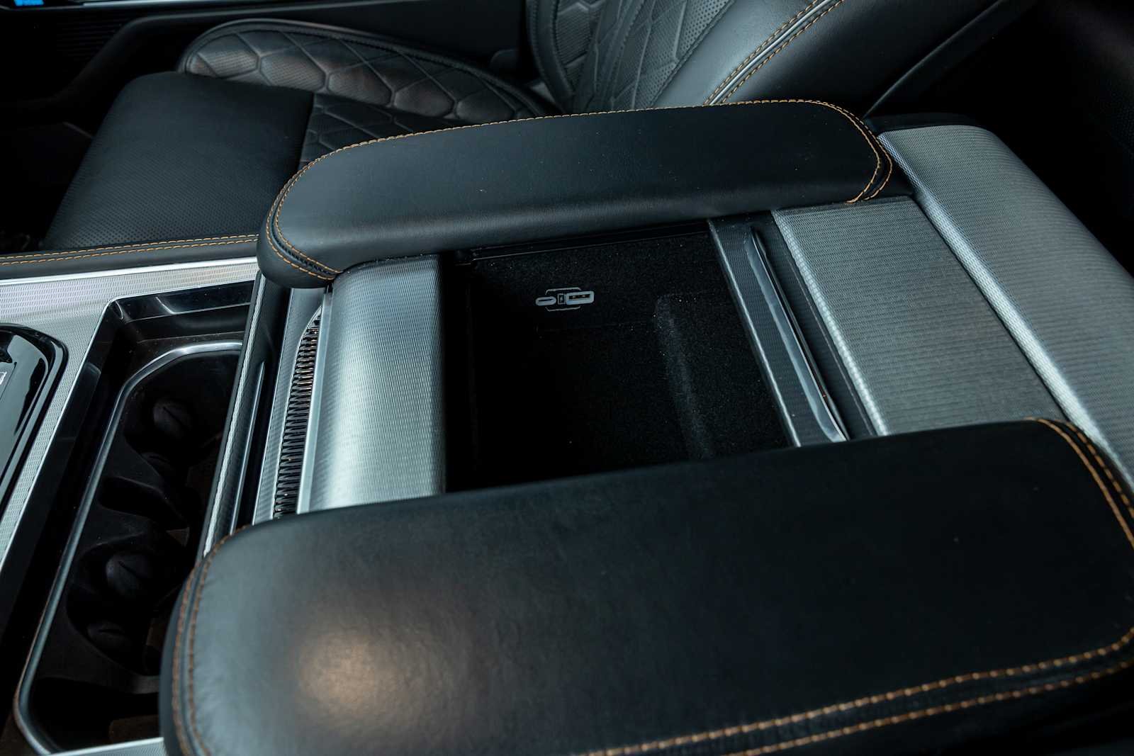 Used 2023 Diamond Black Crystal Pearlcoat Jeep Series III image 33