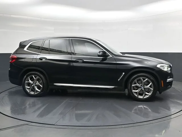 Used 2021 Black BMW sDrive30i image 3