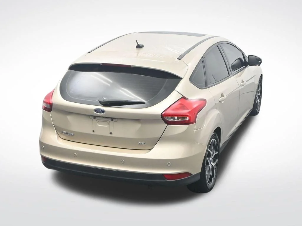 Used 2017 White Gold Metallic Ford SEL image 39
