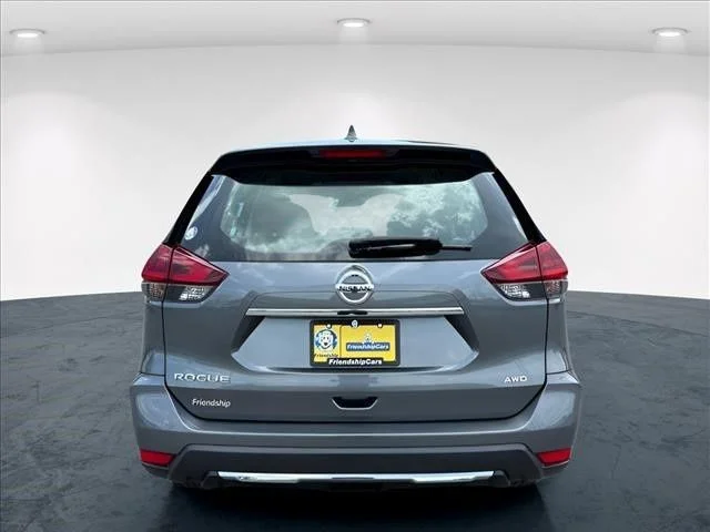 Used 2019 Gray Nissan S image 5
