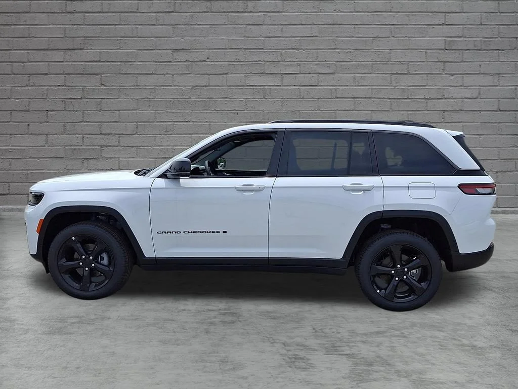 New 2026 Bright White Clearcoat Jeep Limited image 5