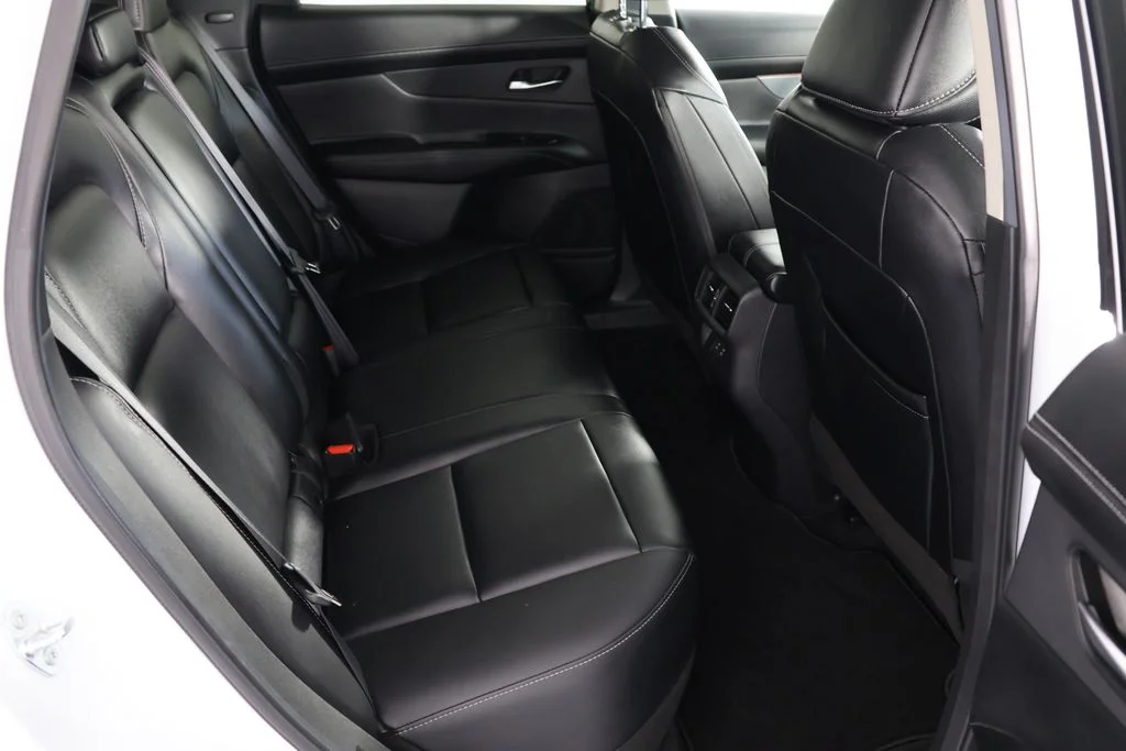 Used 2025 White Pearl Nissan SL image 23