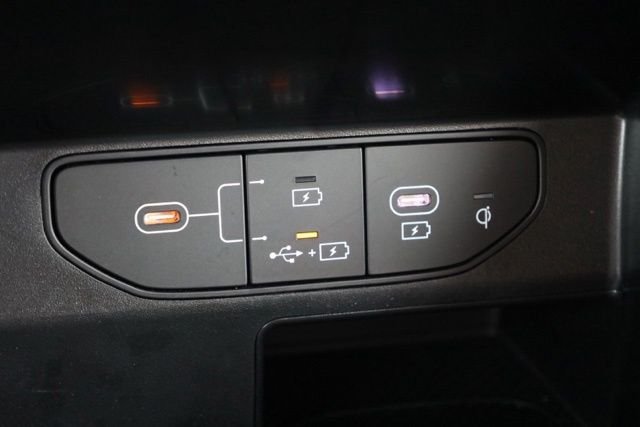 Used 2025 Red Kia X-Line SX Prestige image 33