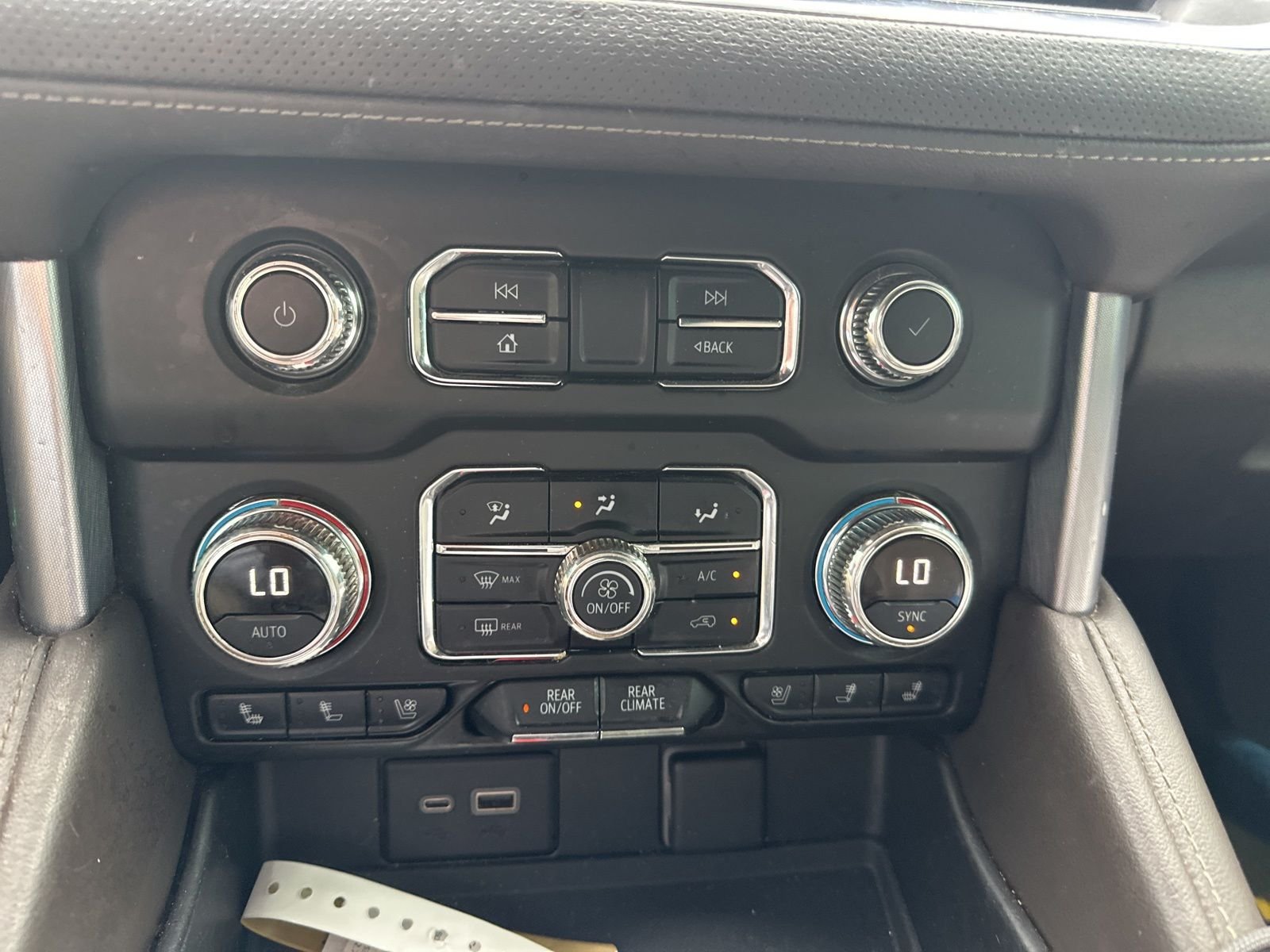 Used 2021 White GMC SLT image 16
