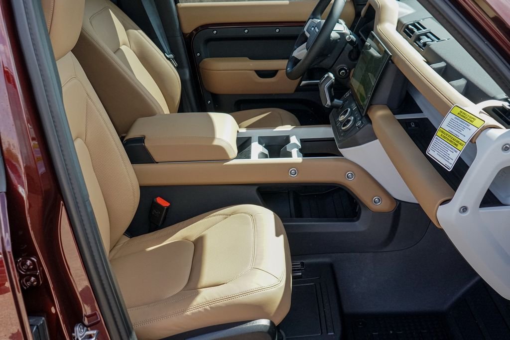 New 2026 Sedona Red Metallic Land Rover S image 33