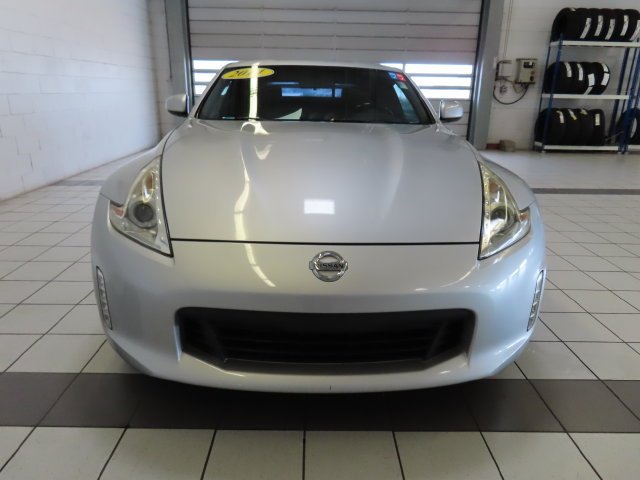 Used 2014 Brilliant Silver Metallic Nissan Base image 17
