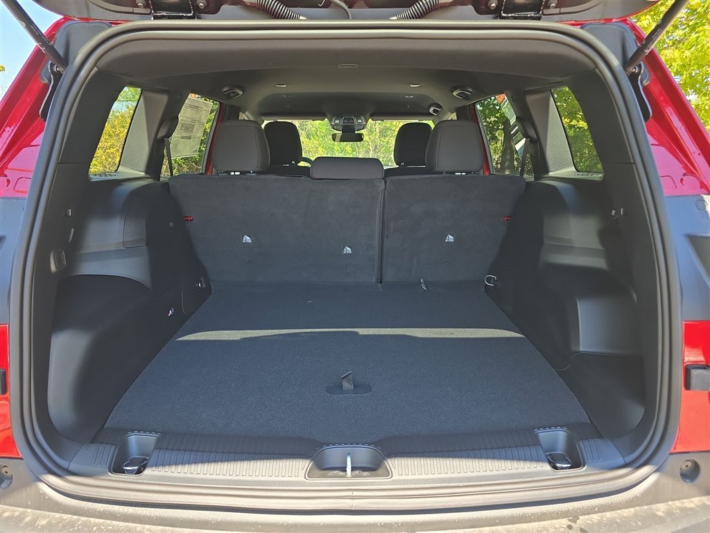 New 2026 Red Hot Pearl-Coat Exterior Paint Jeep Laredo image 14