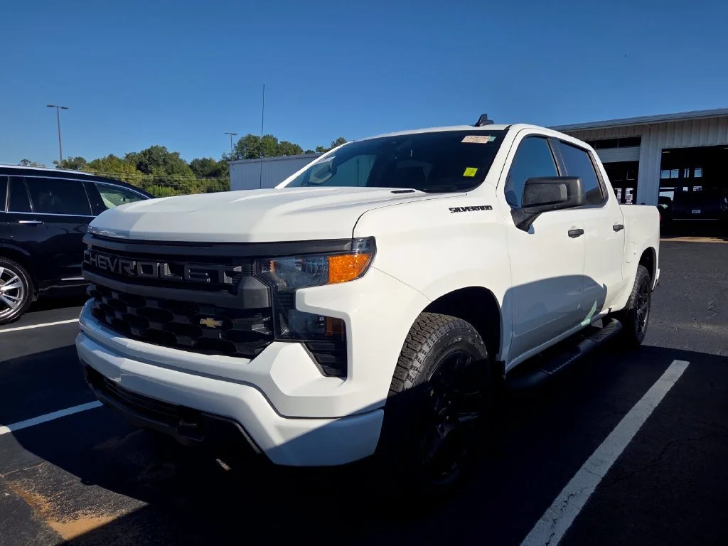 Used 2026 Summit White Chevrolet Custom image 3