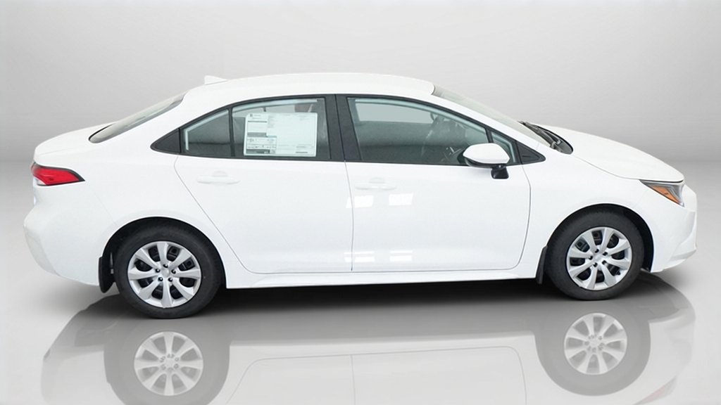 New 2027 Ice Cap Toyota LE image 7