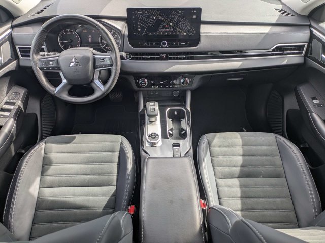 Used 2025  Mitsubishi SE image 16