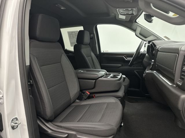 Used 2025 White Chevrolet LT image 28