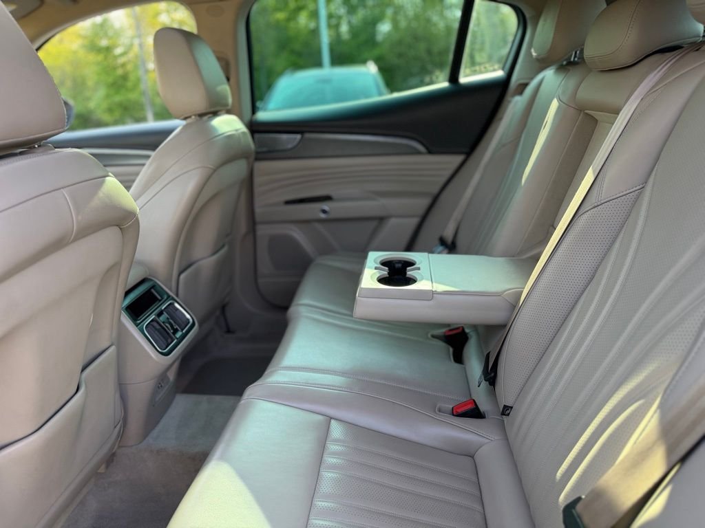 Used 2023 Bianco Astro Metallic Maserati GT image 27