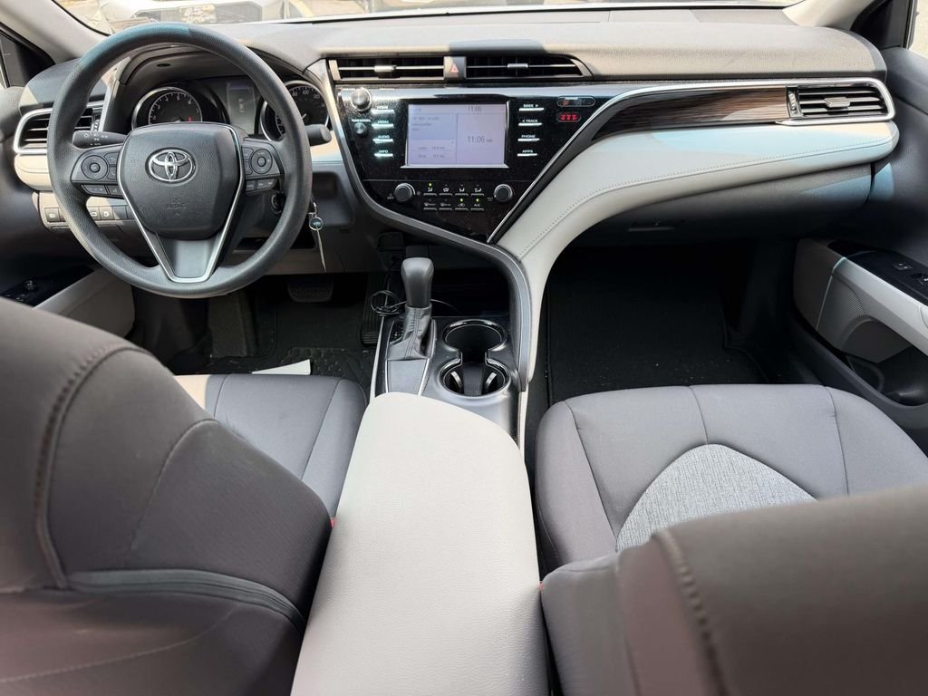 Used 2018 Silver Toyota LE image 8