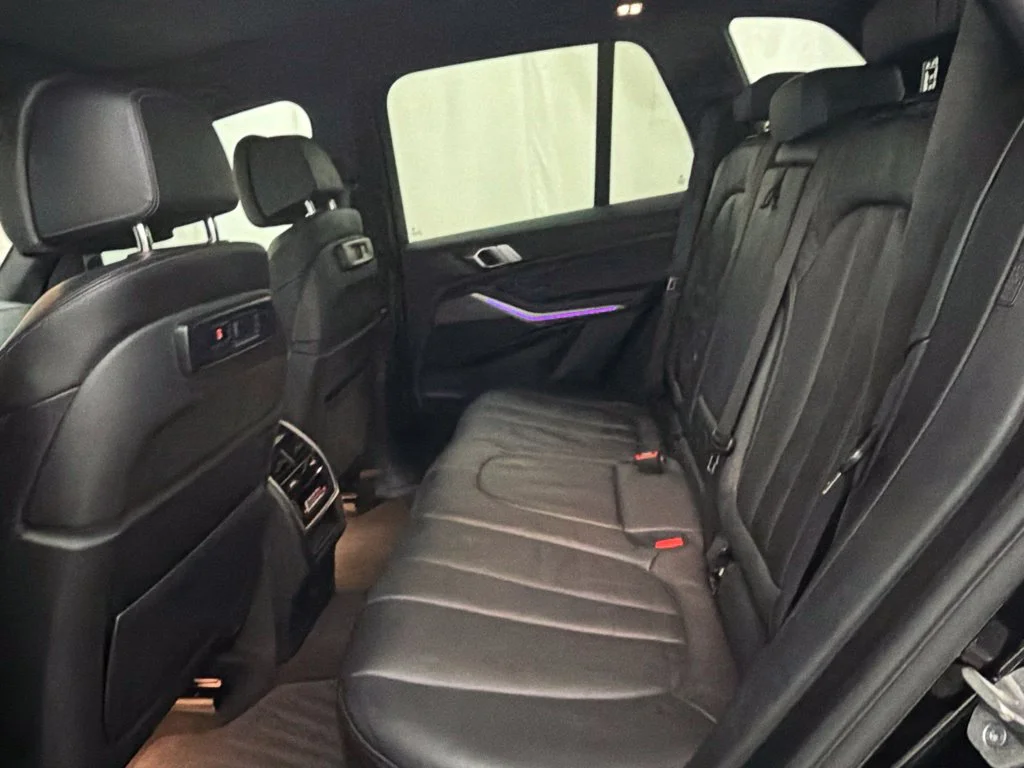 Used 2021 Black BMW sDrive40i image 20