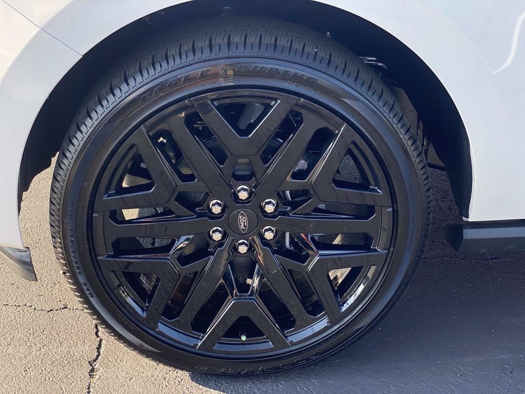 New 2027 Star White Metallic Tri-Coat Ford Platinum image 8