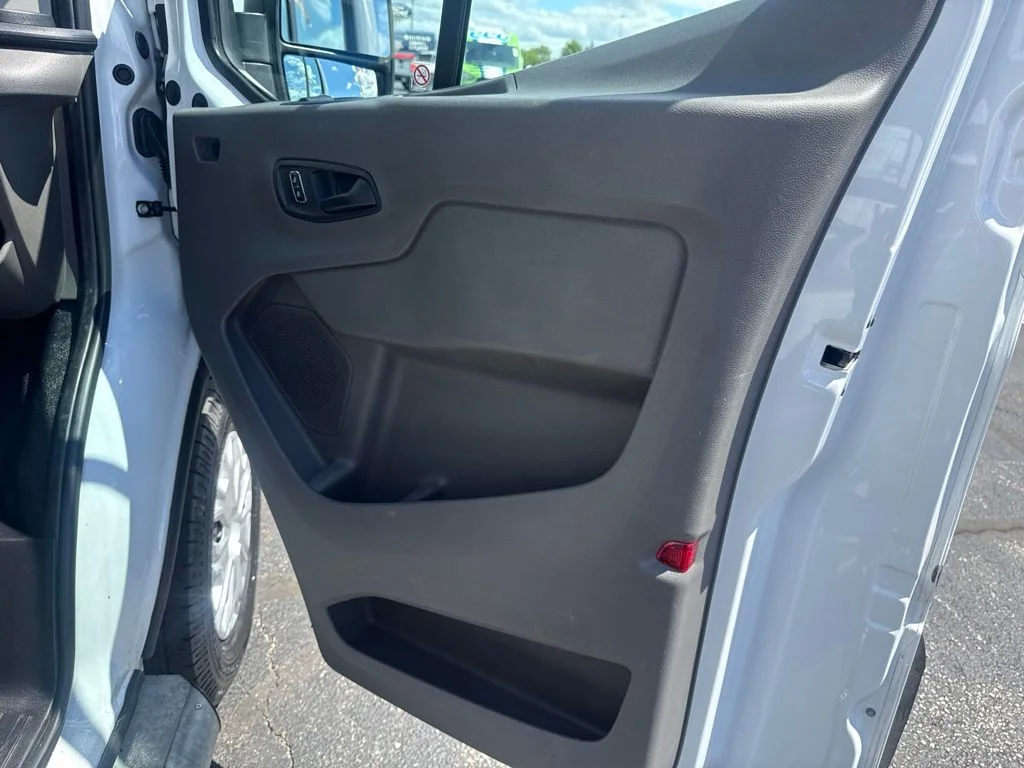 Used 2023 Oxford White Ford Base image 35