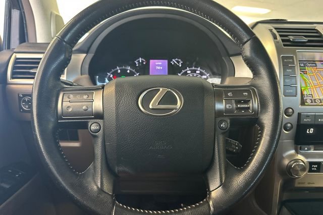 Used 2017  Lexus 460 image 27