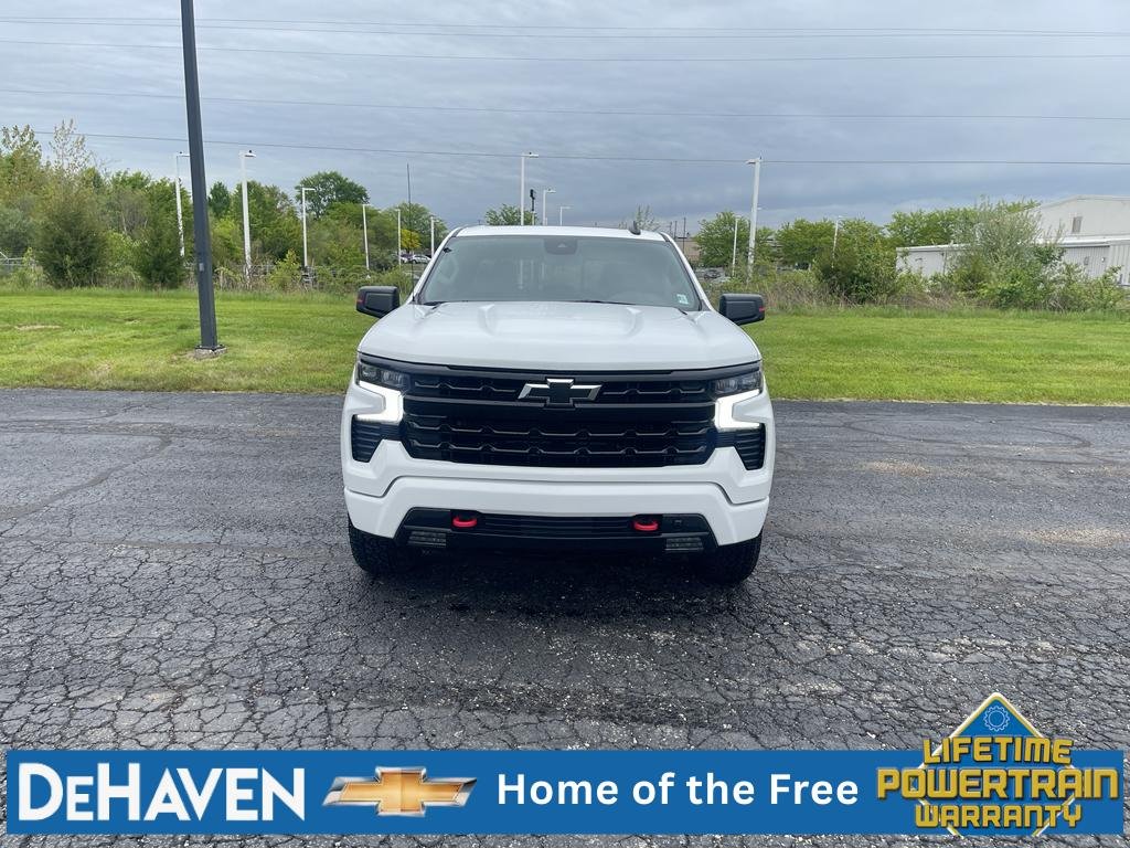 Used 2024 Summit White Chevrolet RST image 9