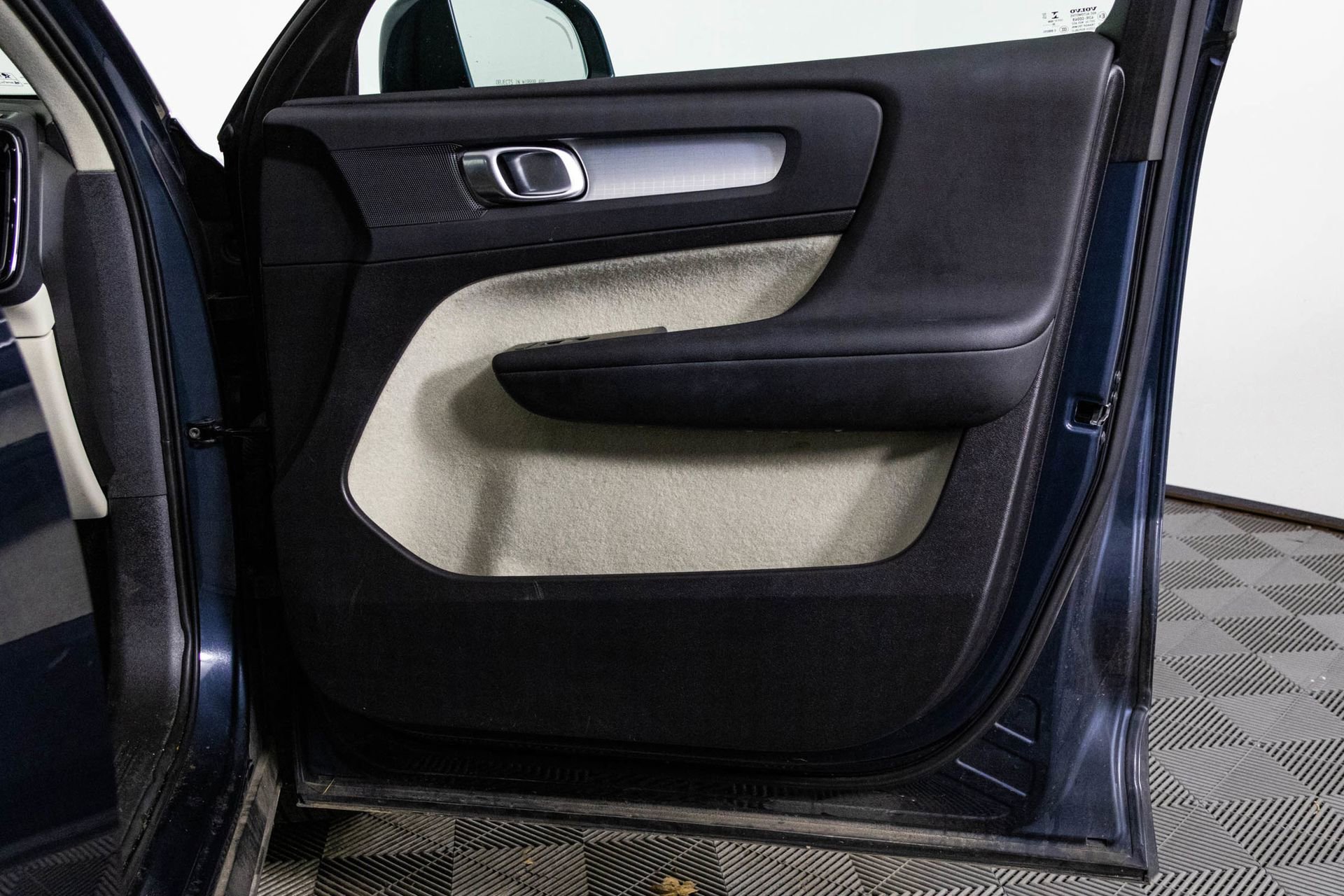 2021 VOLVO XC40 - Image 39