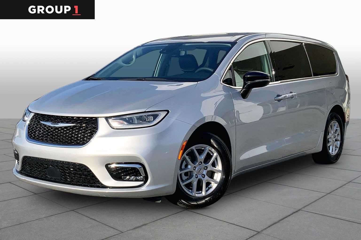 Silver Mist Clearcoat 2024 Chrysler Pacifica Touring L FWD Minivan Front-Wheel Drive